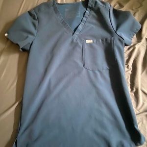 FIGS casma one pocket scrub top XS